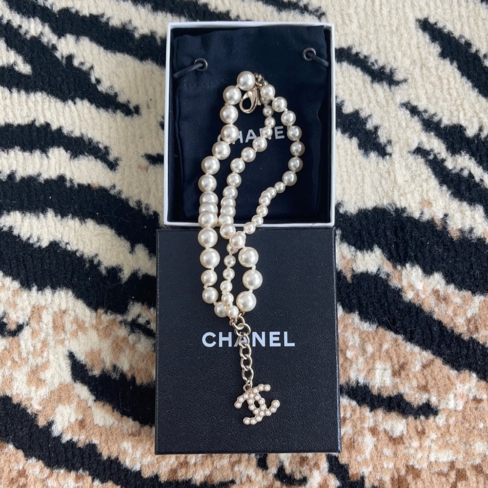 Chanel Triple pearl bracelet